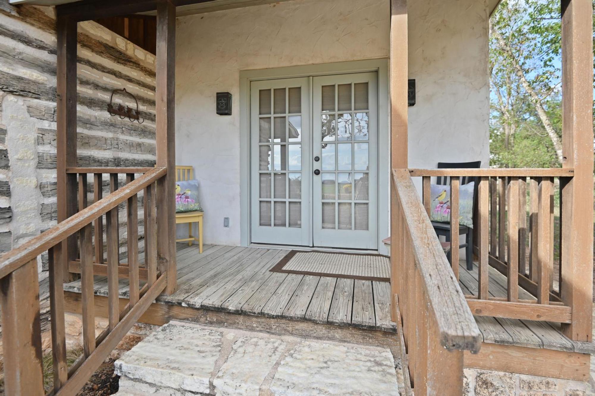 Cabins On Knopp School-Chula Vista Cabin フレデリックスバーグ エクステリア 写真