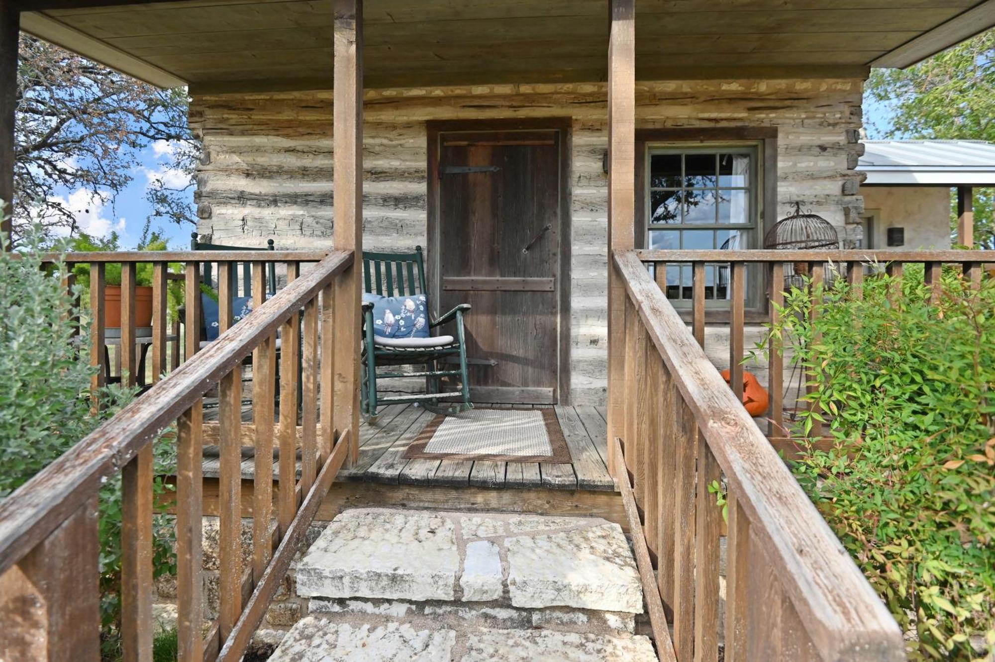Cabins On Knopp School-Chula Vista Cabin フレデリックスバーグ エクステリア 写真