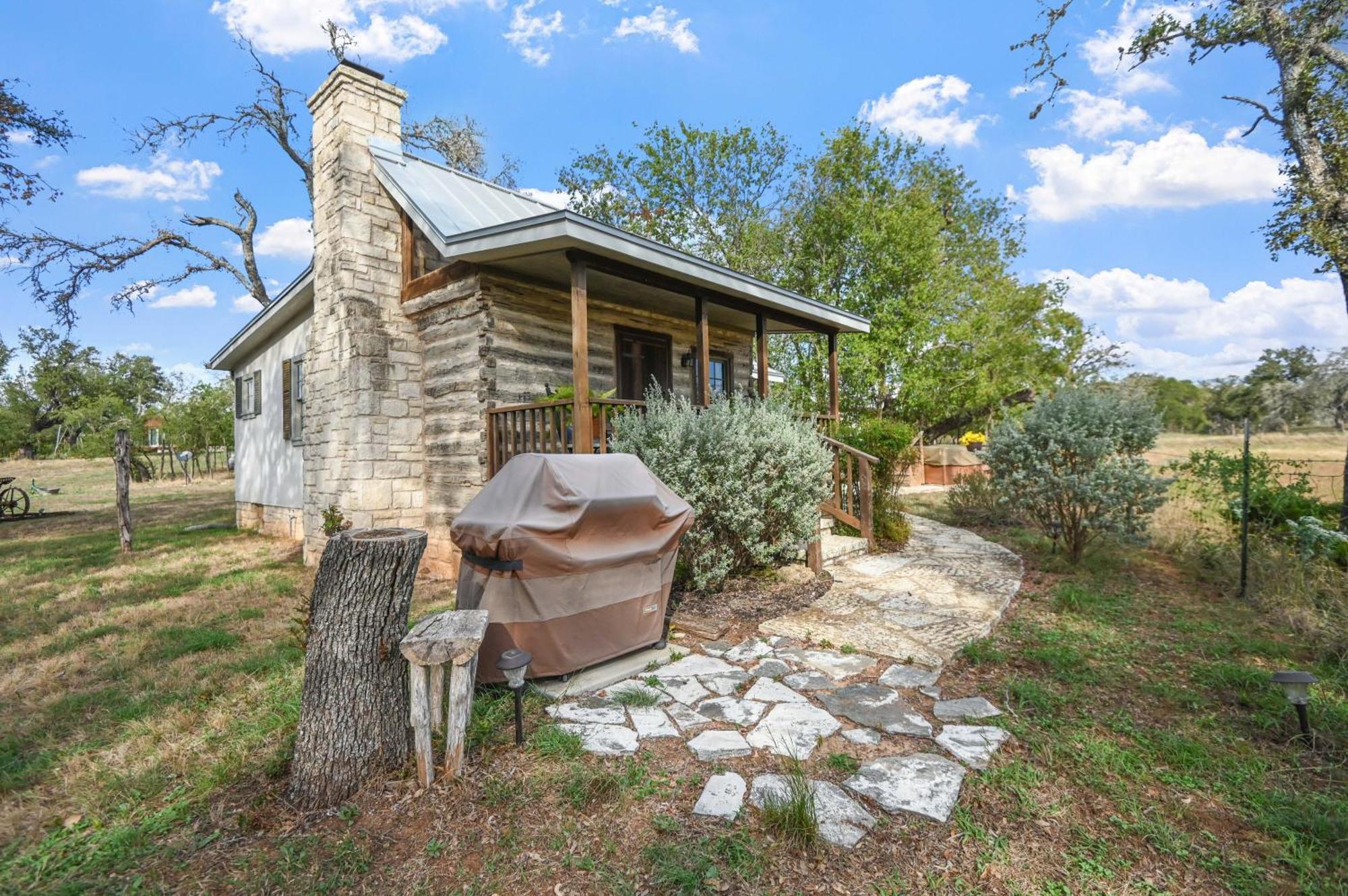Cabins On Knopp School-Chula Vista Cabin フレデリックスバーグ エクステリア 写真